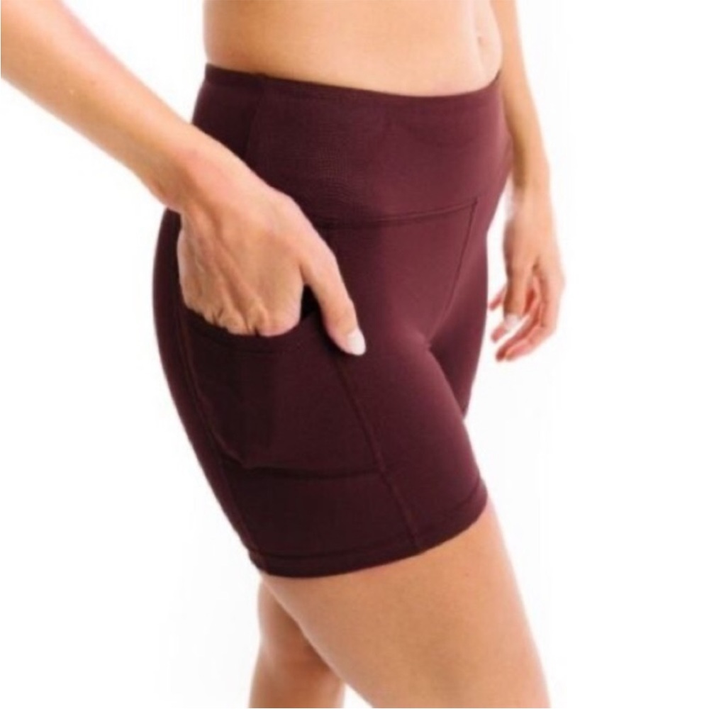 Zyia NWOT Fig Vibration Light n Tight Pocket Hustle Shorts Size L